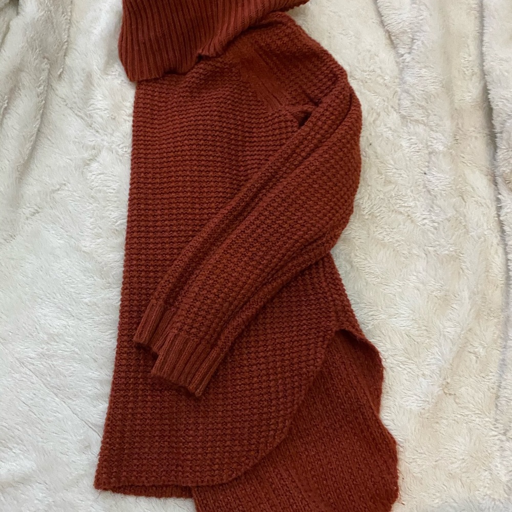 Light weight, long sleeve Knit top